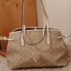 New and Authentic Signature Design Coach Handbag